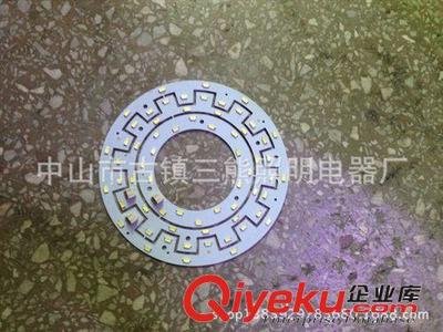 吸頂燈 批發(fā)銷售 led 32W小齒輪板 三熊照明led吸頂燈圖片|吸頂燈 批發(fā)銷售 led 32W小齒輪板 三熊照明led吸頂燈產(chǎn)品圖片由中山市古鎮(zhèn)三熊照明電器廠公司生產(chǎn)提供-